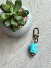 Load image into Gallery viewer, Handmade Turquoise Single Nugget Zipper Pull
